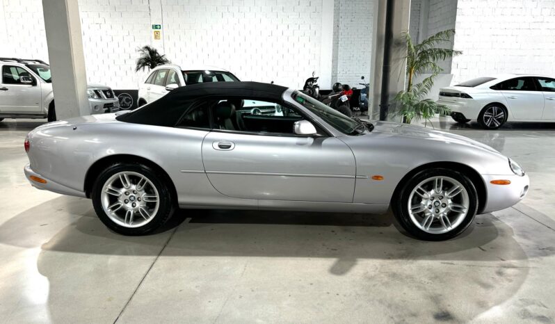 
								JAGUAR XK8 CONVERTIBLE 1999 lleno									