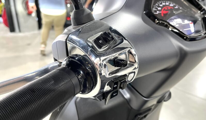 
								VESPA GTS 125 0 lleno									