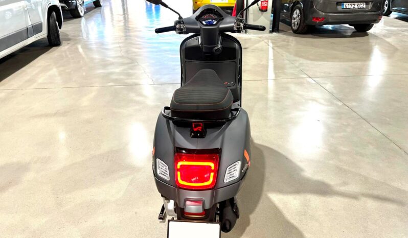 
								VESPA GTS 125 0 lleno									