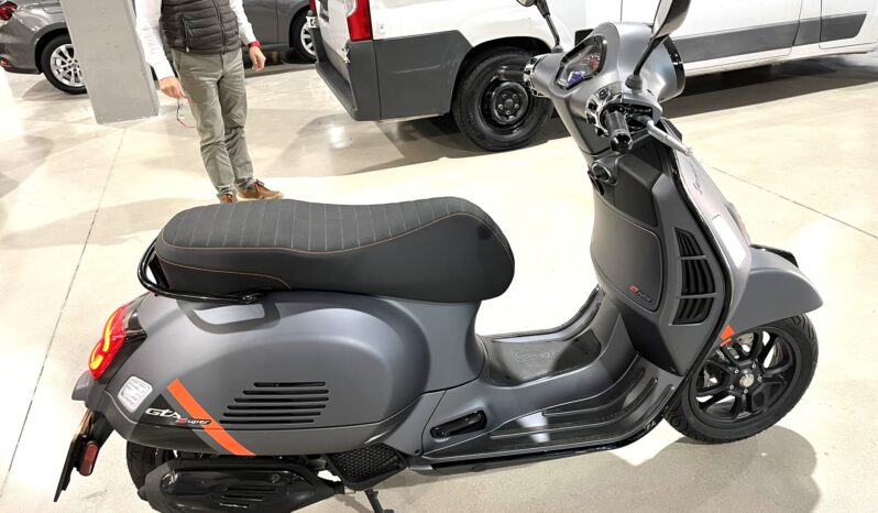 
								VESPA GTS 125 0 lleno									