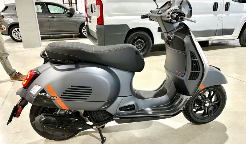 
								VESPA GTS 125 0 lleno									