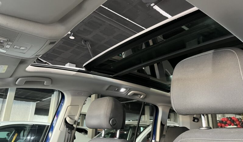 
								VOLKSWAGEN TOURAN 2017 lleno									