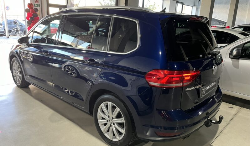 
								VOLKSWAGEN TOURAN 2017 lleno									