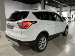 
										FORD KUGA 2017 lleno									