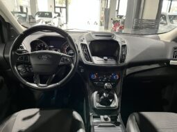 
										FORD KUGA 2017 lleno									