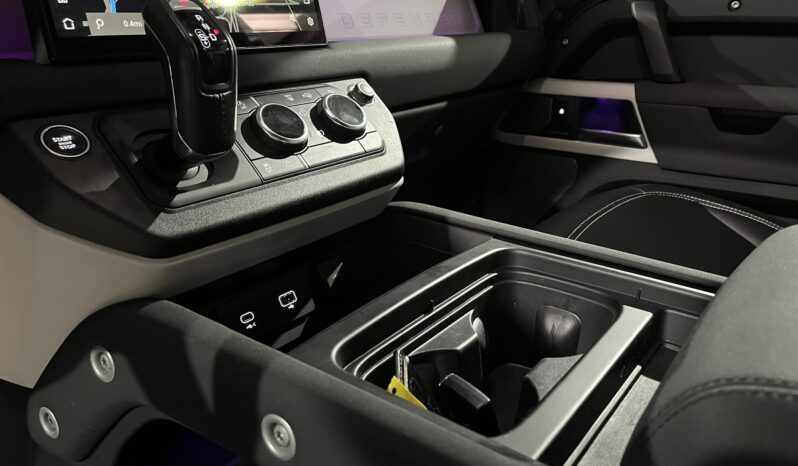 
								LAND ROVER DEFENDER CHELSEA 2024 lleno									