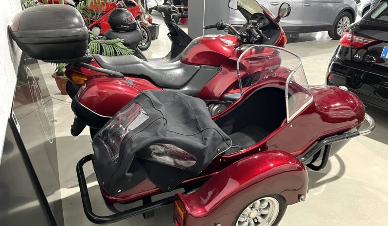 
								HONDA NT650V 1999 lleno									