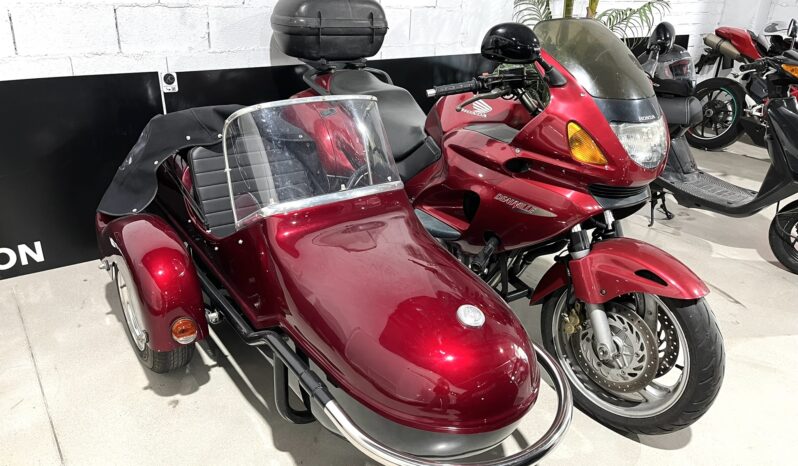 
								HONDA NT650V 1999 lleno									