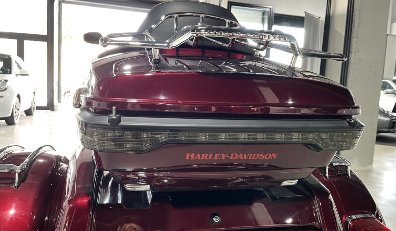 
								HARLEY DAVIDSON TRI GLIDE ULTRA 2015 lleno									
