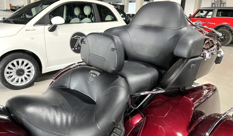 
								HARLEY DAVIDSON TRI GLIDE ULTRA 2015 lleno									