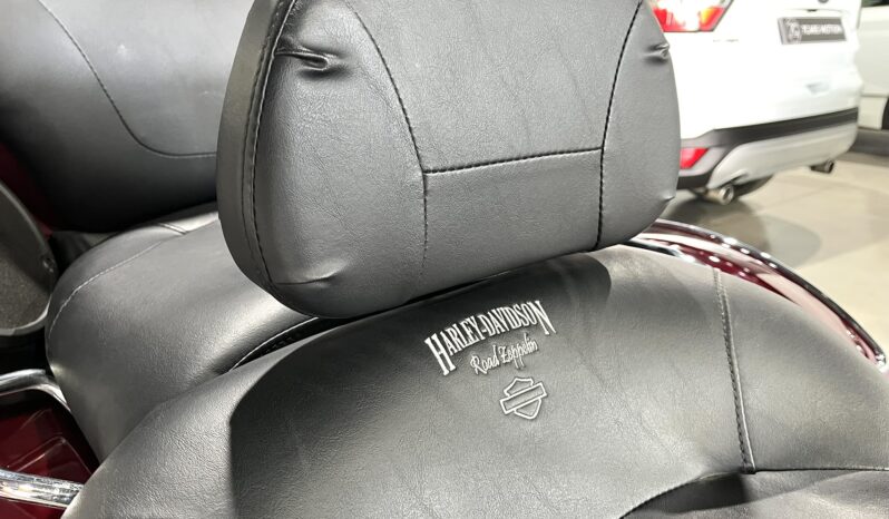 
								HARLEY DAVIDSON TRI GLIDE ULTRA 2015 lleno									