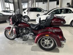 
										HARLEY DAVIDSON TRI GLIDE ULTRA 2015 lleno									