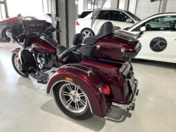 
										HARLEY DAVIDSON TRI GLIDE ULTRA 2015 lleno									