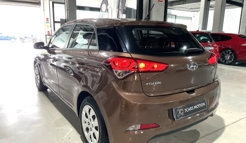 
								HYUNDAI I20 2015 lleno									