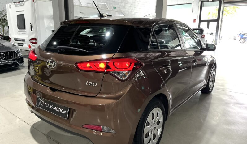 
								HYUNDAI I20 2015 lleno									