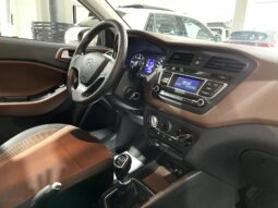 
										HYUNDAI I20 2015 lleno									