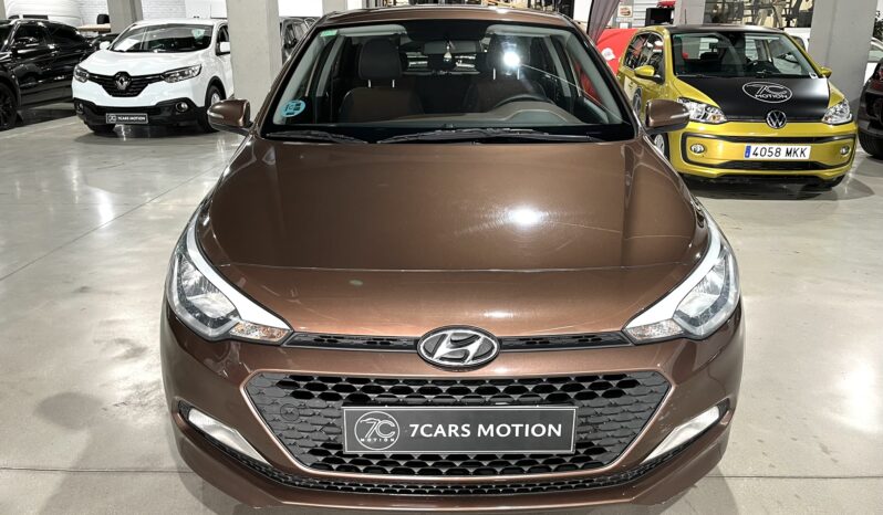 
								HYUNDAI I20 2015 lleno									