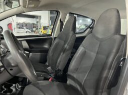 
										TOYOTA AURIS 2007 lleno									