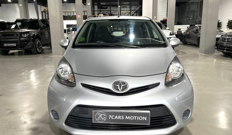 
								TOYOTA AURIS 2007 lleno									