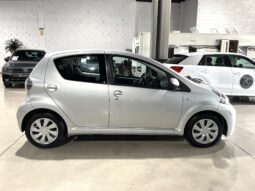 
										TOYOTA AURIS 2007 lleno									