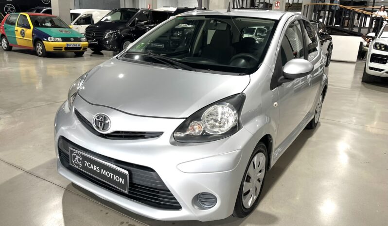 
								TOYOTA AURIS 2007 lleno									