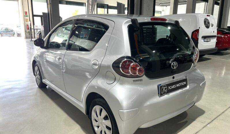 
								TOYOTA AURIS 2007 lleno									