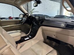 
										CADILLAC ESCALADE lleno									