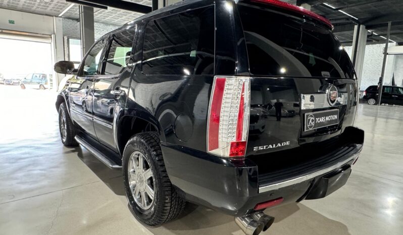 
								CADILLAC ESCALADE lleno									