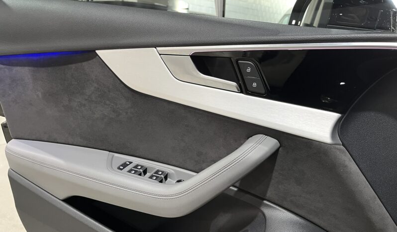 
								AUDI A4 0 lleno									