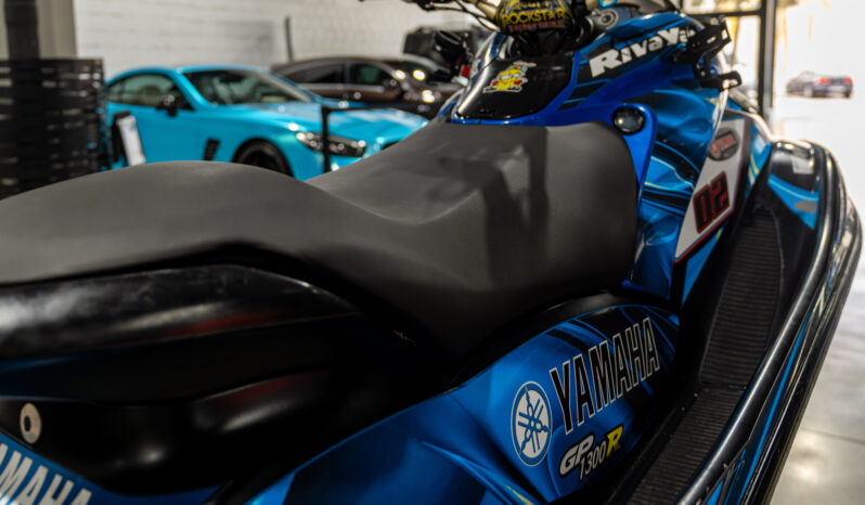 
								YAMAHA WAVE RUNNER GP 1300 2003 lleno									