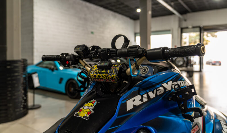 
								YAMAHA WAVE RUNNER GP 1300 2003 lleno									