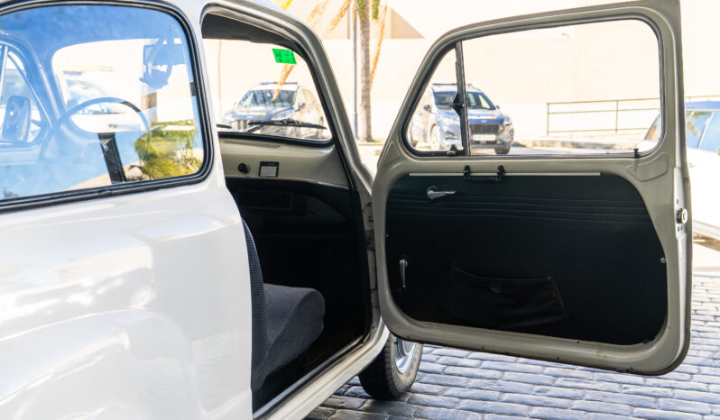 
								SEAT 600-E 1972 lleno									