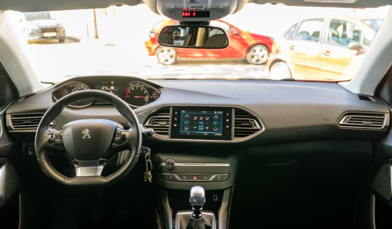 
								PEUGEOT 308 (L) 5P/SW (17-21) 2019 lleno									