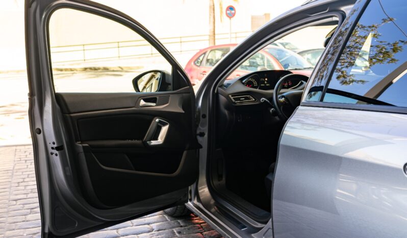 
								PEUGEOT 308 (L) 5P/SW (17-21) 2019 lleno									