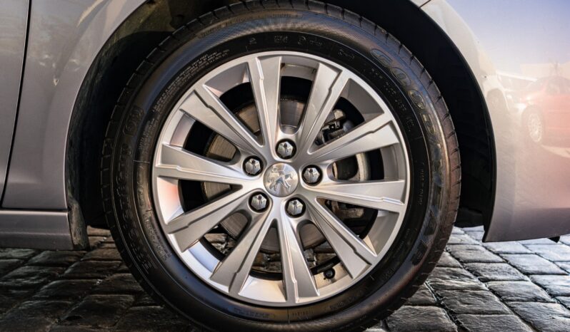 
								PEUGEOT 308 (L) 5P/SW (17-21) 2019 lleno									