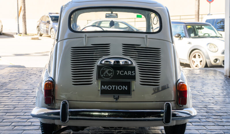 
								SEAT 600-E 1972 lleno									