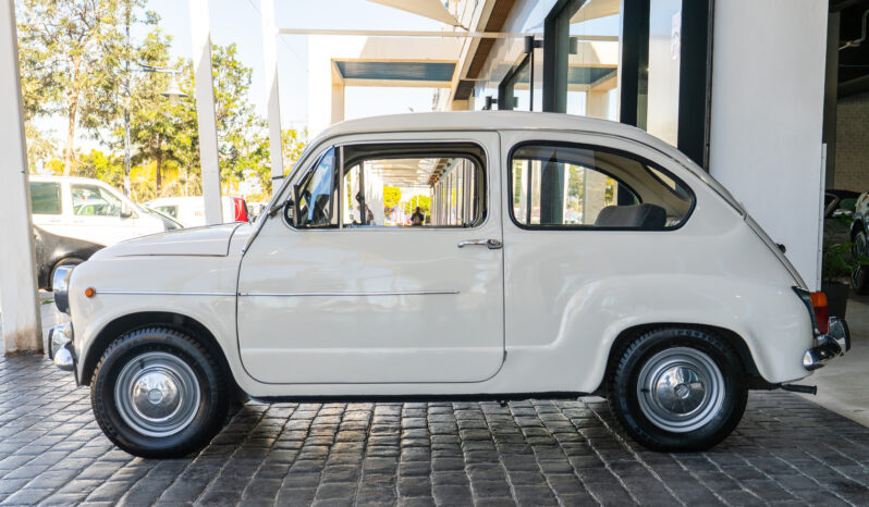 
								SEAT 600-E 1972 lleno									