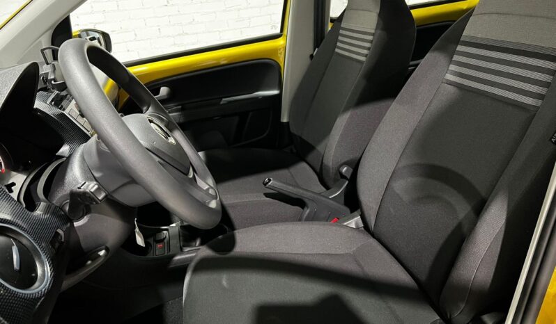 
								VOLKSWAGEN UP 2020 lleno									