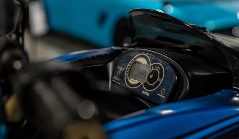 
								YAMAHA WAVE RUNNER GP 1300 2003 lleno									