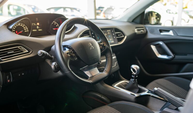 
								PEUGEOT 308 (L) 5P/SW (17-21) 2019 lleno									