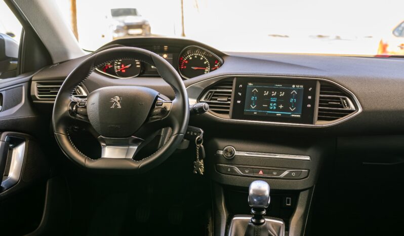 
								PEUGEOT 308 (L) 5P/SW (17-21) 2019 lleno									