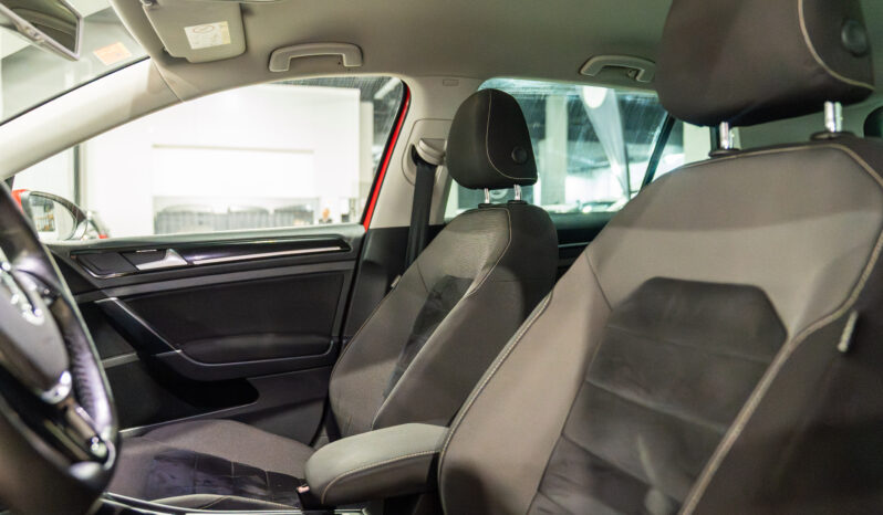 
								VW GOLF 2016 lleno									