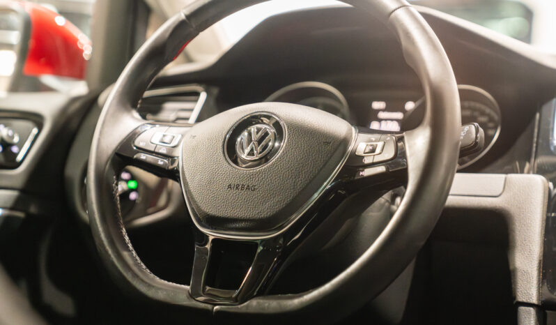 
								VW GOLF 2016 lleno									
