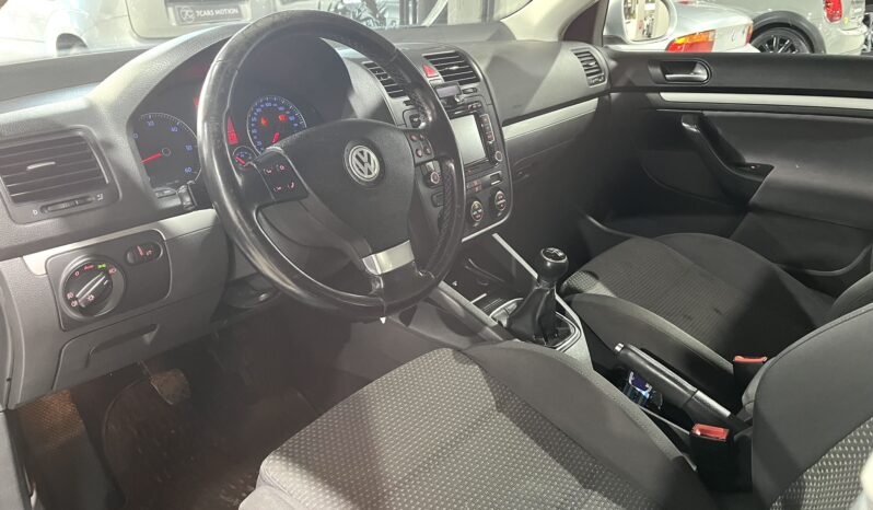
								VOLKSWAGEN GOLF 2009 lleno									