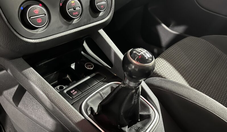 
								VOLKSWAGEN GOLF 2009 lleno									