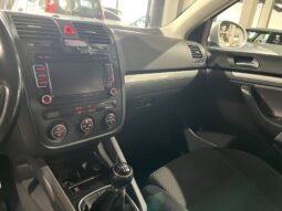 
										VOLKSWAGEN GOLF 2009 lleno									