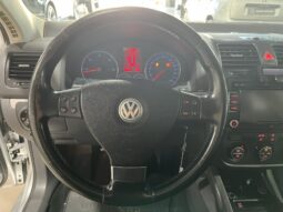 
										VOLKSWAGEN GOLF 2009 lleno									