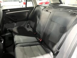 
										VOLKSWAGEN GOLF 2009 lleno									