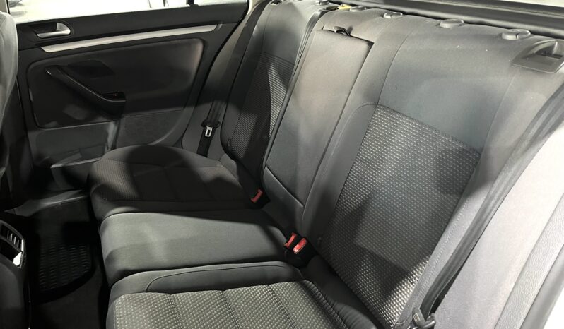 
								VOLKSWAGEN GOLF 2009 lleno									