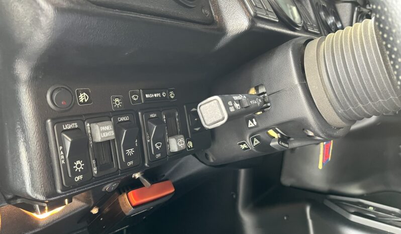 
								HUMMER H1 1997 lleno									